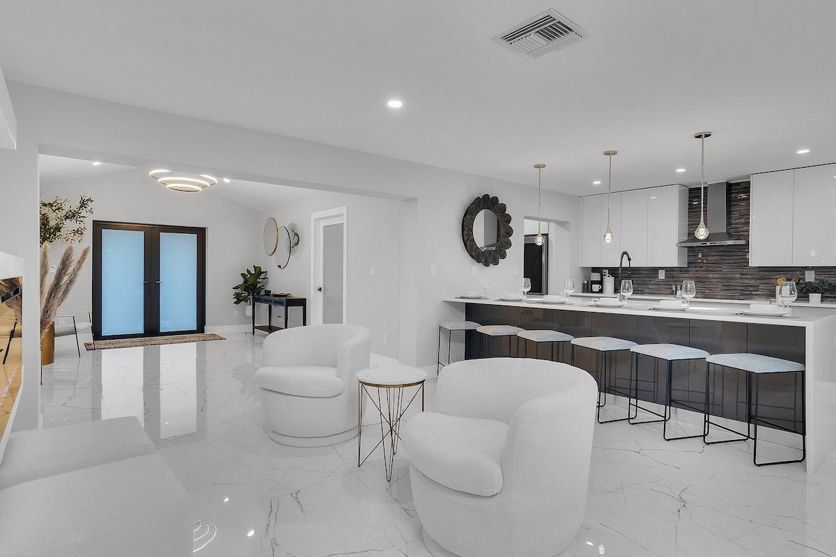 Luxurious villa with exotic pool Fort Lauderdale gallery image 5