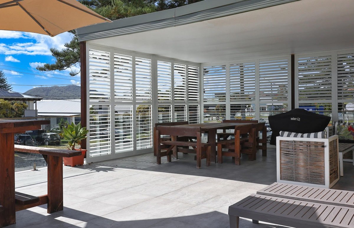 WholeTopFloor Modern Central Ocean View -HUGE DECK gallery image 4