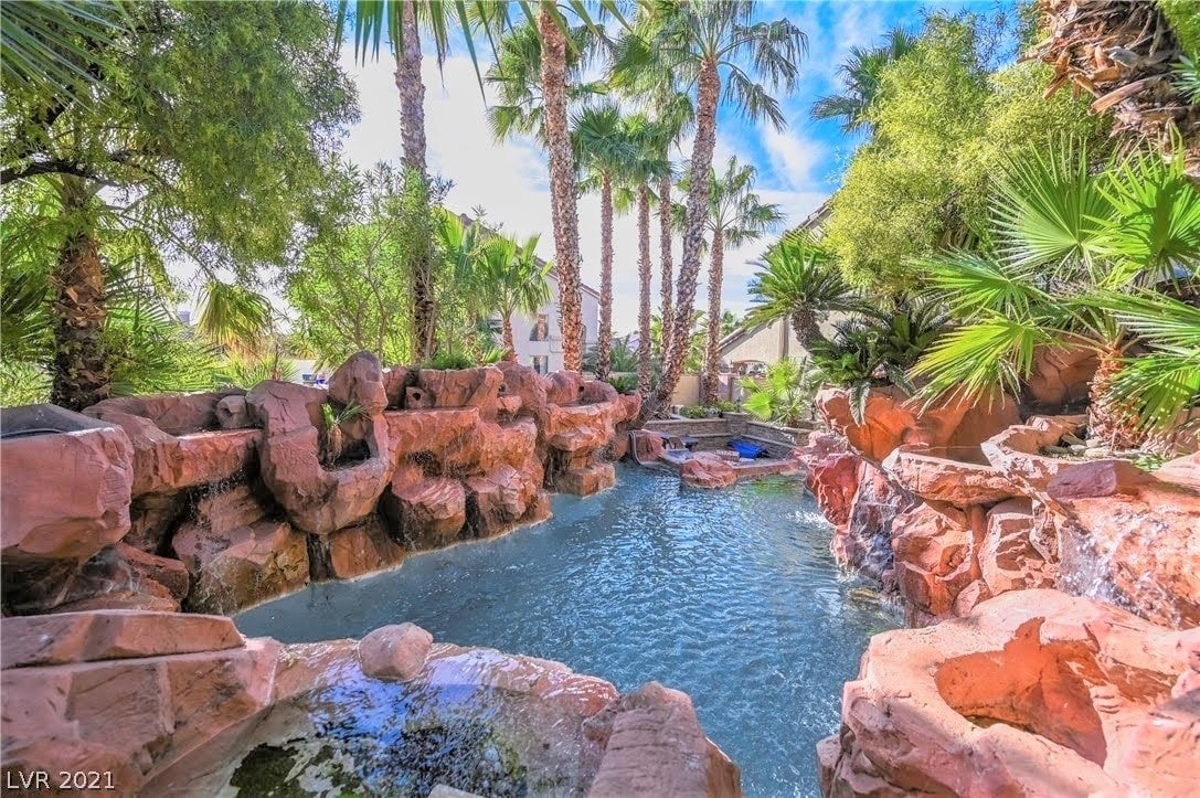 OMG! Wild Oasis! Amazing Pool! Modern Villa! gallery image 3