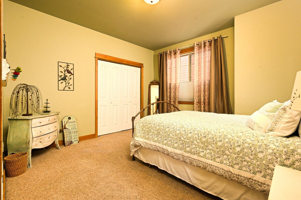 Smack Dab in the Middle of Bozeman! gallery image 5