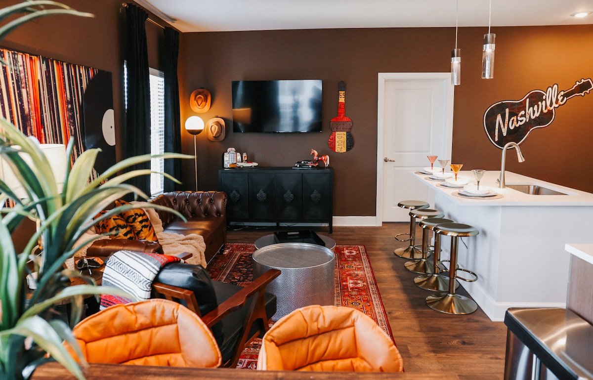 Charming 3BR W/ Pool Steps from Downtown Nash gallery image 4