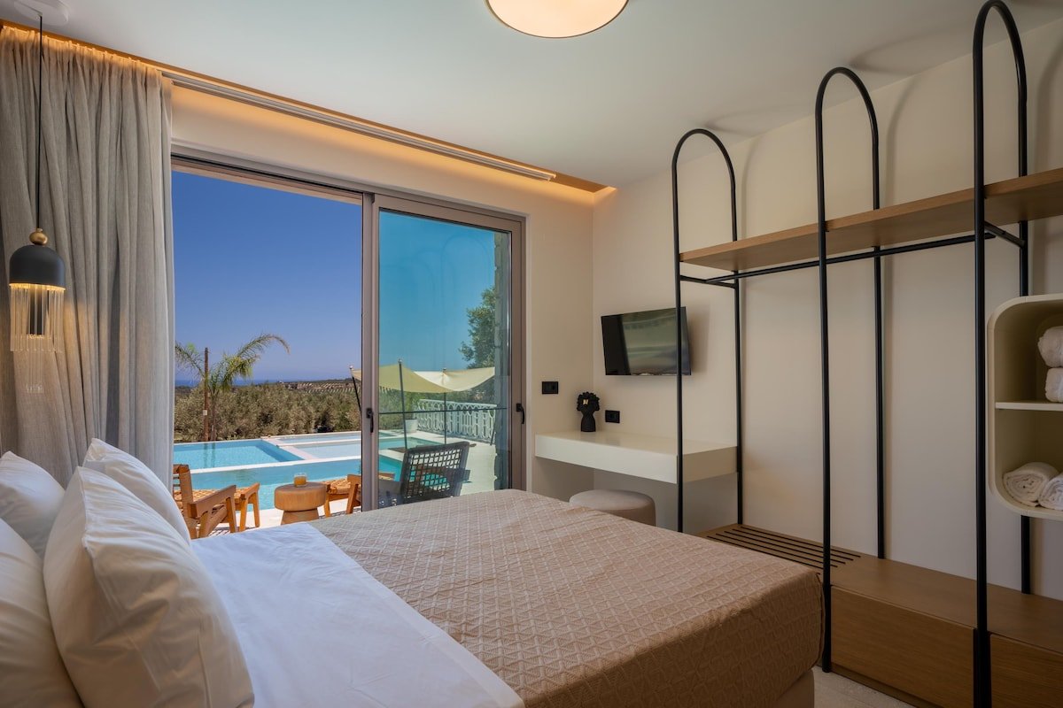 Dive into Bliss: Summer Oasis of Elegance & Joy gallery image 4