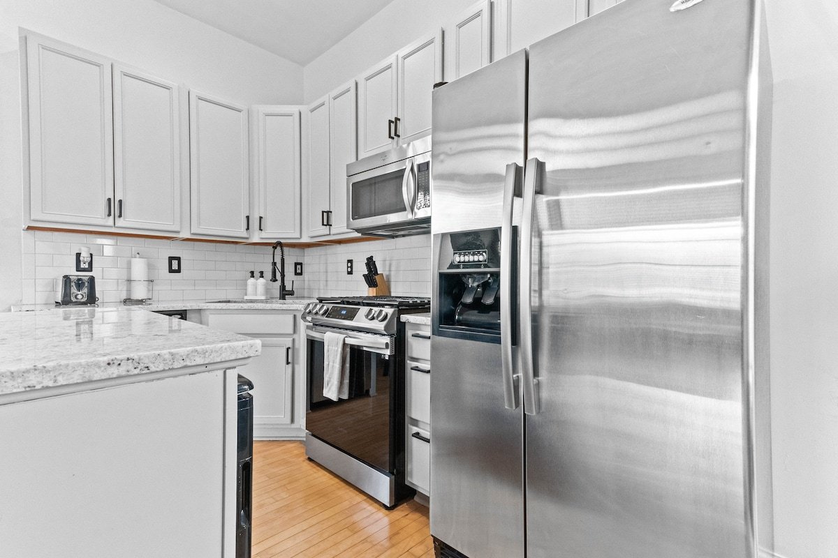 Italian Village- Short North Home- private parking gallery image 5