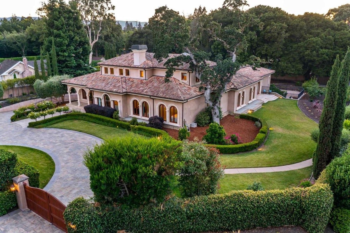 $14+mil estate, 2.5 miles from Stanford gallery image 4