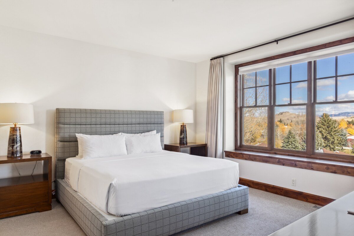 Outpost: Grand View 2720 – Mountain Views gallery image 2