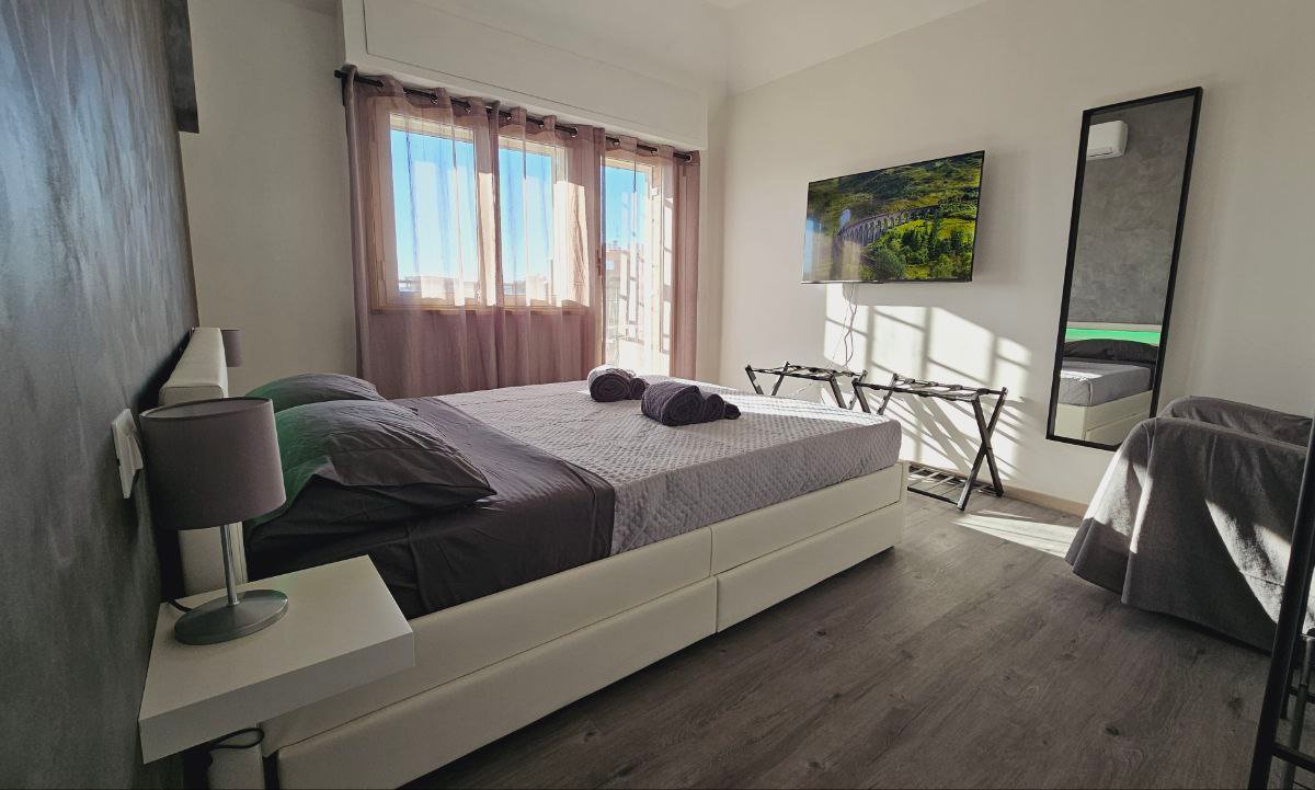 Penthouse Di Re -5 min. metro “Arco di Travertino”