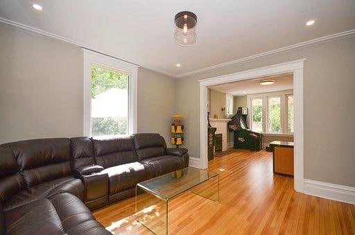 5bdrm Sauna/Hottub/Arcades/Close to DT and Beach gallery image 3