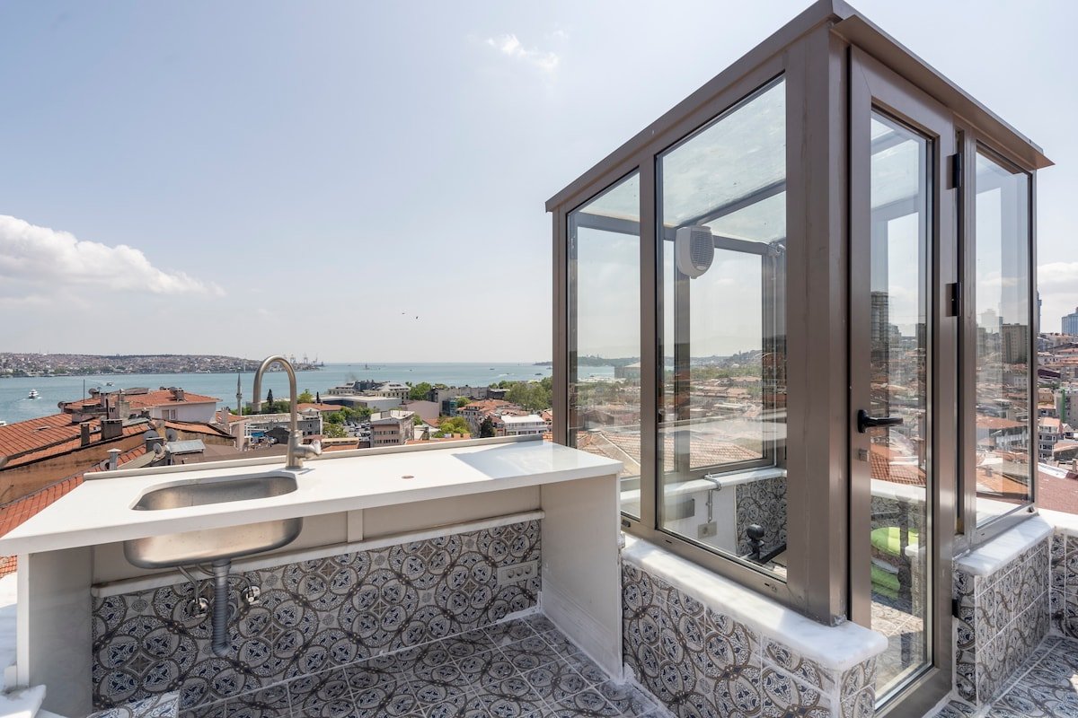 Istanbul 360 Bosphorus Terrace gallery image 5