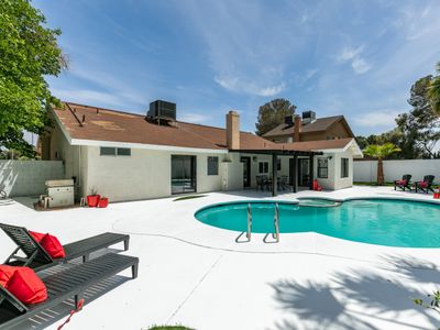 Chic 5BR Home w/ Pool, Patio, Near Las Vegas Strip