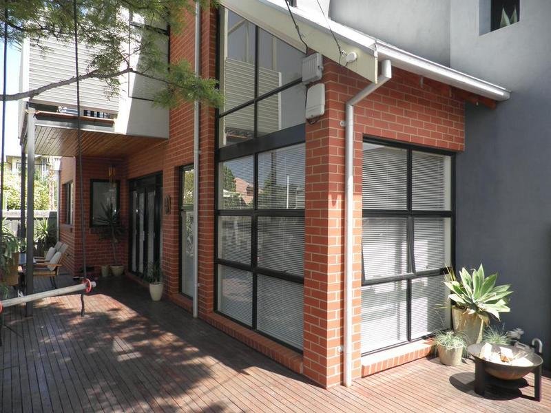 4 B/R, sleeps 8 in Seddon. gallery image 4