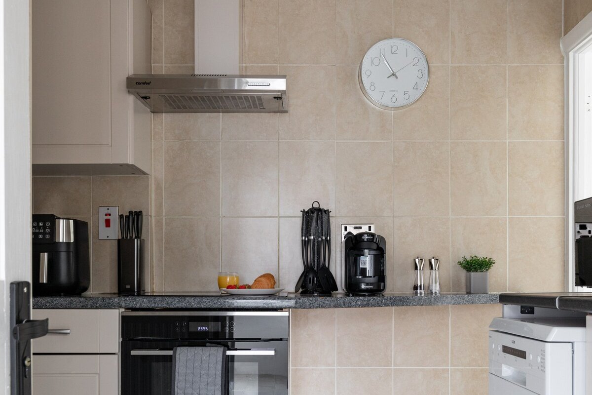 Spacious 3-Bedroom Home Perfect for Extended Stays gallery image 5