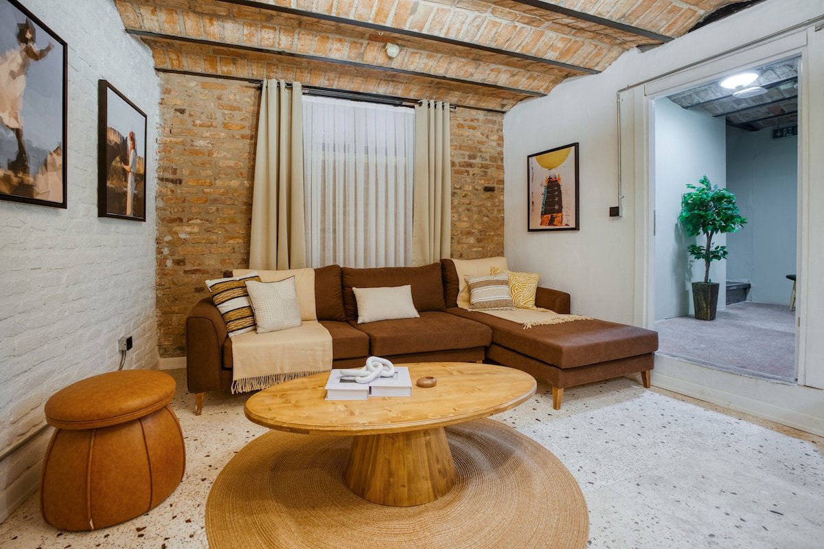 Private Villa, 4 Floors, 5 Rooms, 5 Bathrooms, 7AC gallery image 3