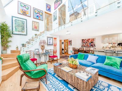 Stylish and renovated artists house in Chelsea