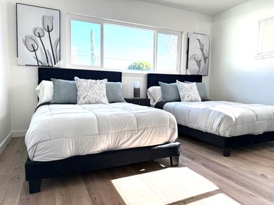 New house/large pool 10 mins to universal studio