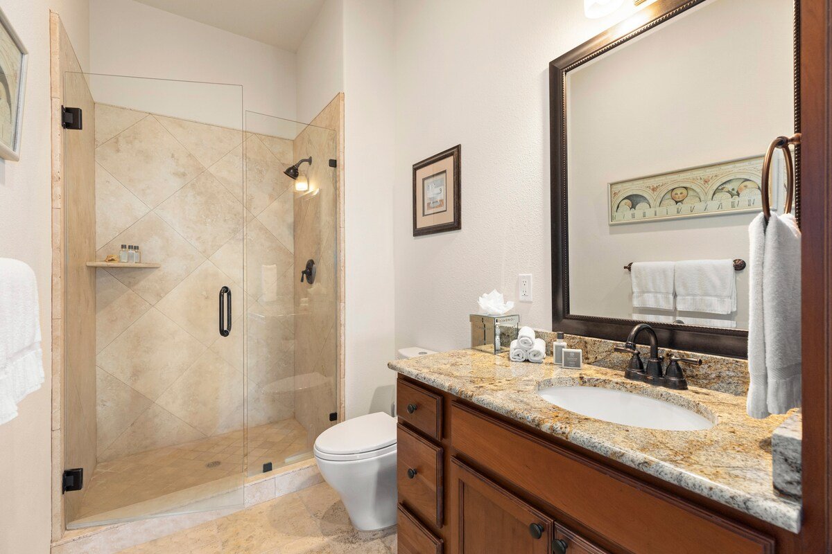 Villa Capricho: Tuscan Retreat w/GuestHouse & Pool gallery image 2