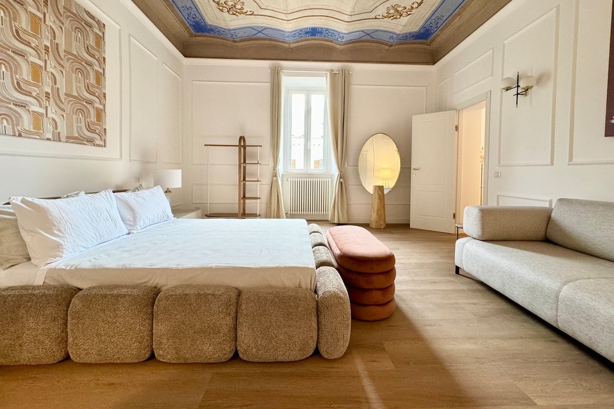 Historical Designer Apartment by the Colosseum gallery image 2