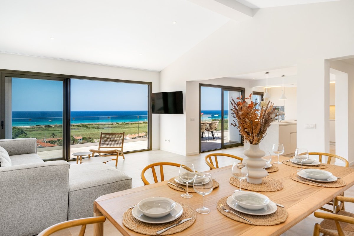 Villa Bella | fantastic seaview | heated pool gallery image 2