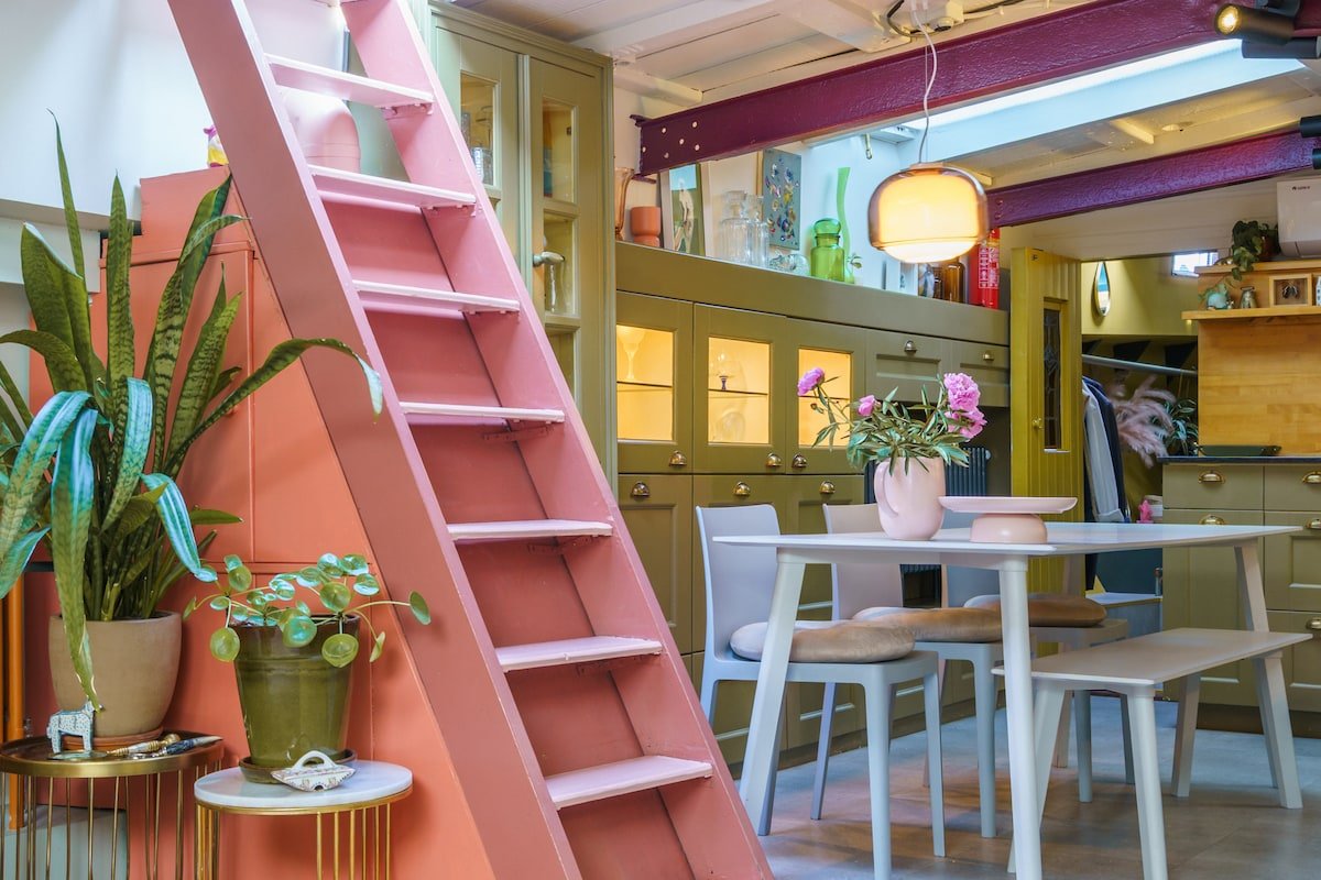 Delightful 2 bedrooms houseboat in Amsterdam-Pijp gallery image 5