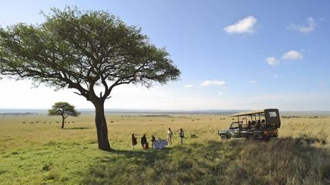 Kichwa Tembo - Drinks stop