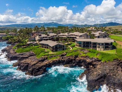 Waves Crash Below – 2 Bed with A/C, Pool & Hot Tub