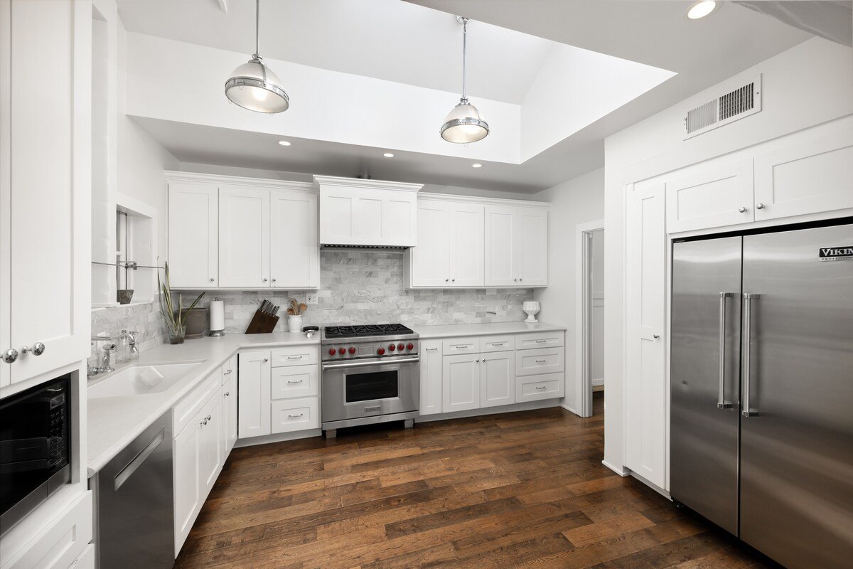 Stylish Modern Retreat in Prime Los Angeles gallery image 3