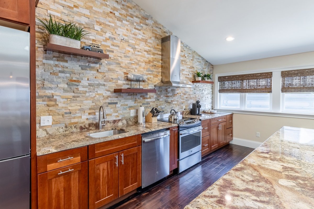 Enjoy Entertaining in this Spacious Updated Condo gallery image 5