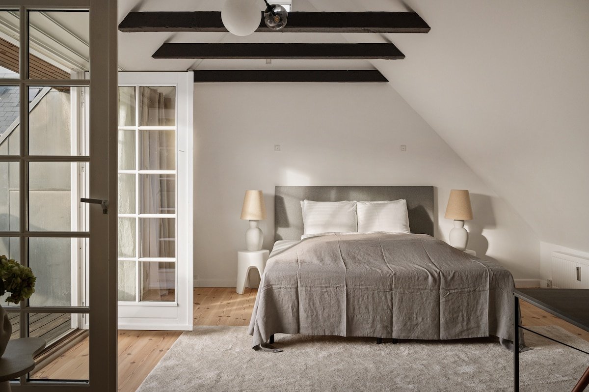 Luxury 3-Story Penthouse in CPH City Centre gallery image 2