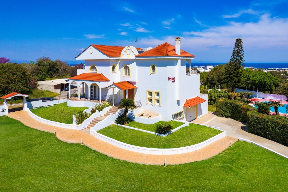 Diamanti Villa gallery image 3