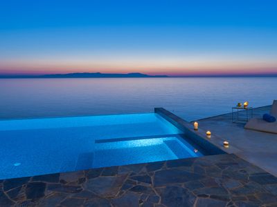 Sea front lux villa★Heated pool★Direct access sea