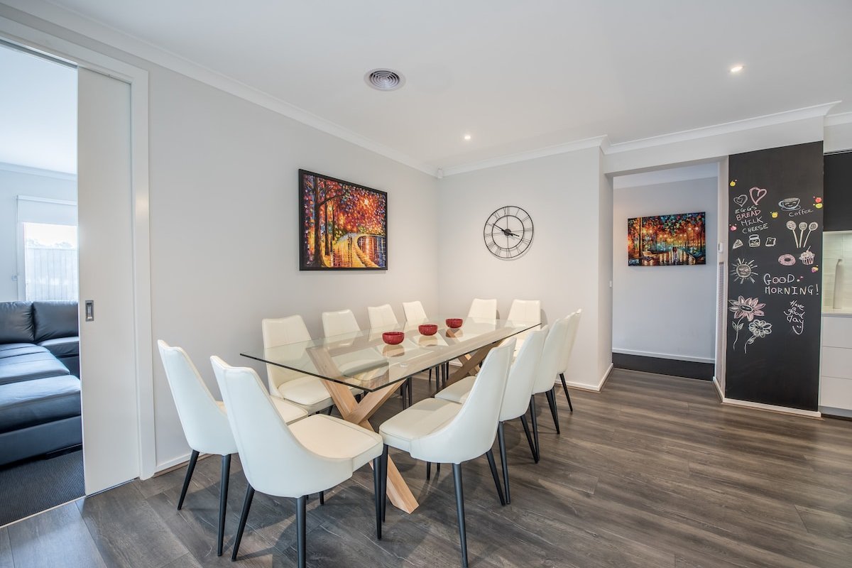 Hillside Torquay – Sleeps 17 – Strictly Family gallery image 5