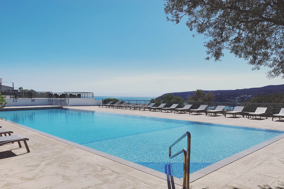 Apartament amb piscina, gimnàs i aparcament