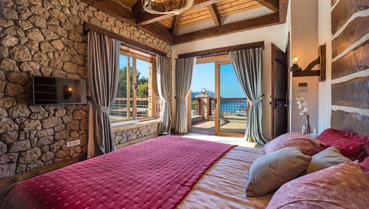Private Island-Style Luxury Estate – Private Bay gallery image 4