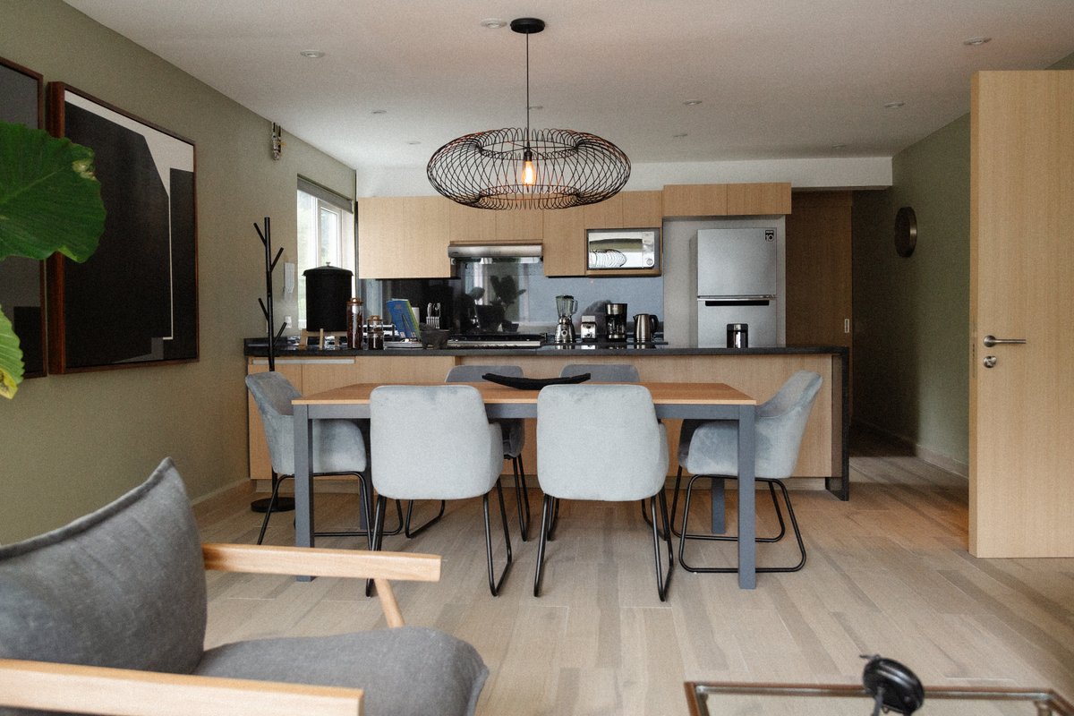 Premium 2BR Next to Ritz Carlton | Balcony