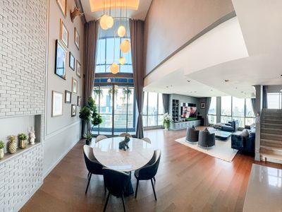 Luxurious 4 Bedroom Penthouse Loft At Nana BTS