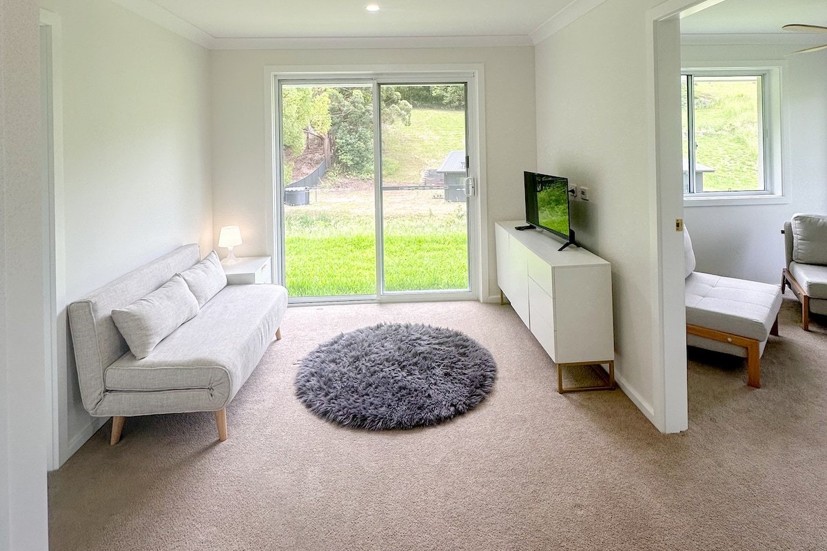 New Modern Bliss House – Quiet & Central gallery image 3