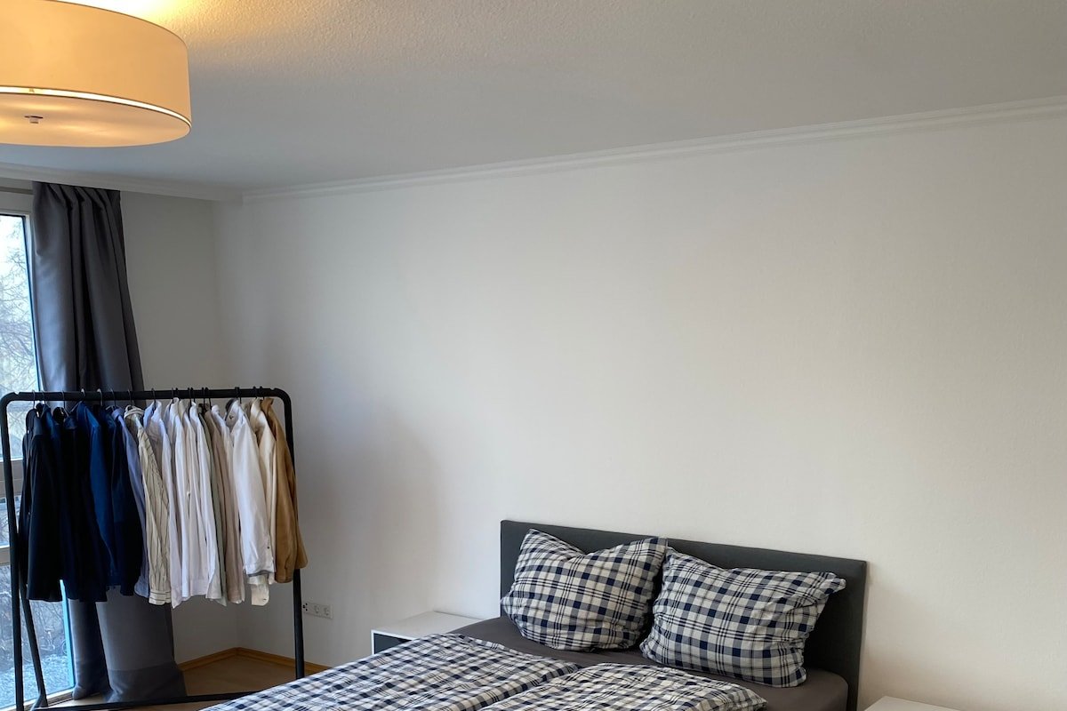 Artistic and Spacious Apartment gallery image 3