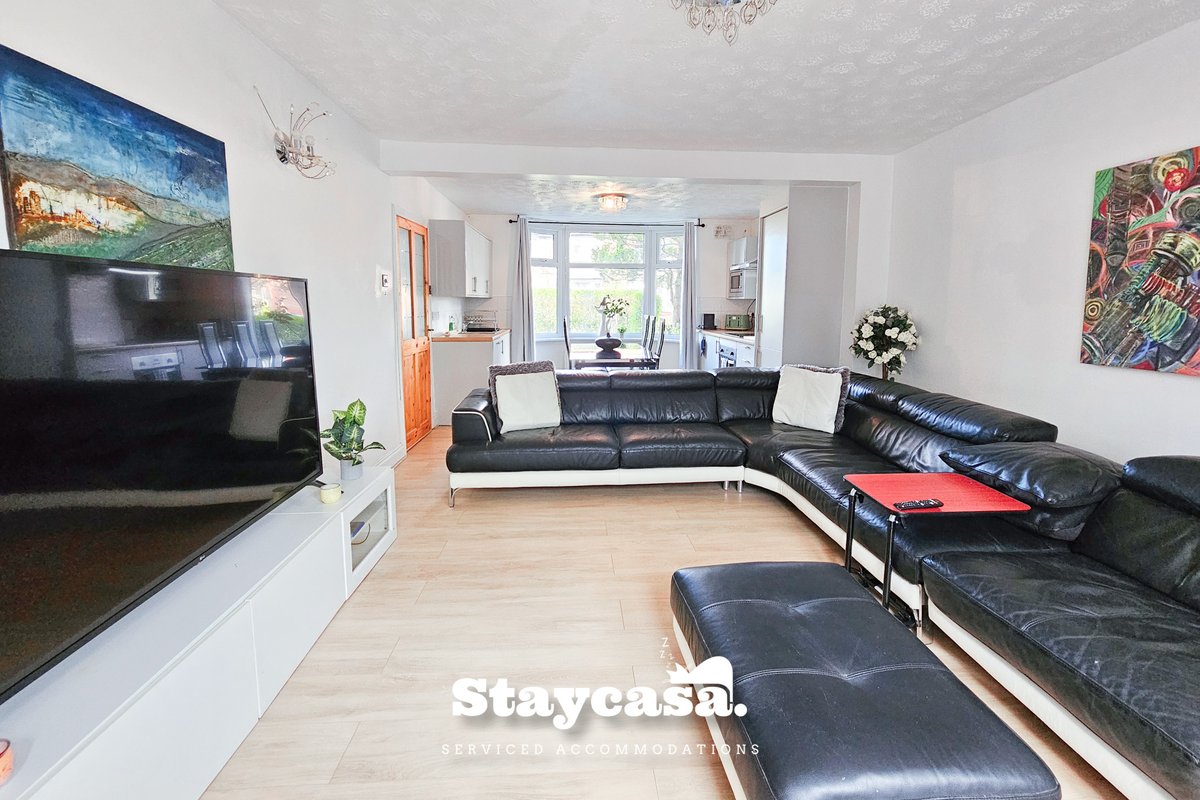 Inviting Serene Abode Large Driveway sleeps 12