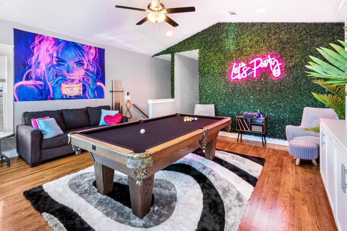 *HOT TUB*Sauna*Cold Plunge* Nashville Luxury Lodge gallery image 5