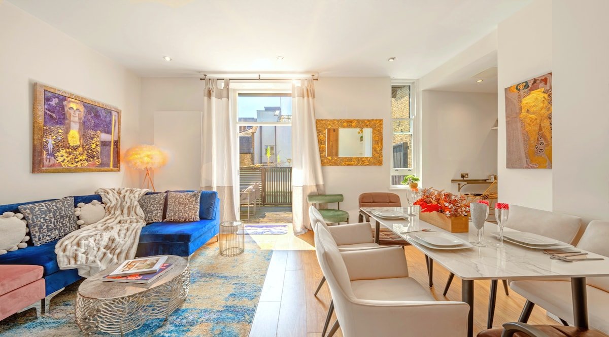 DESiGNER Victorian Flat with HUGE Terrace gallery image 2