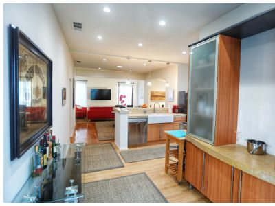 Modern House with Pool (steps to Beverly Hills)