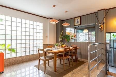 TANA CASA 12 Large Sathorn Townhome 6BR w/ Parking gallery image 3