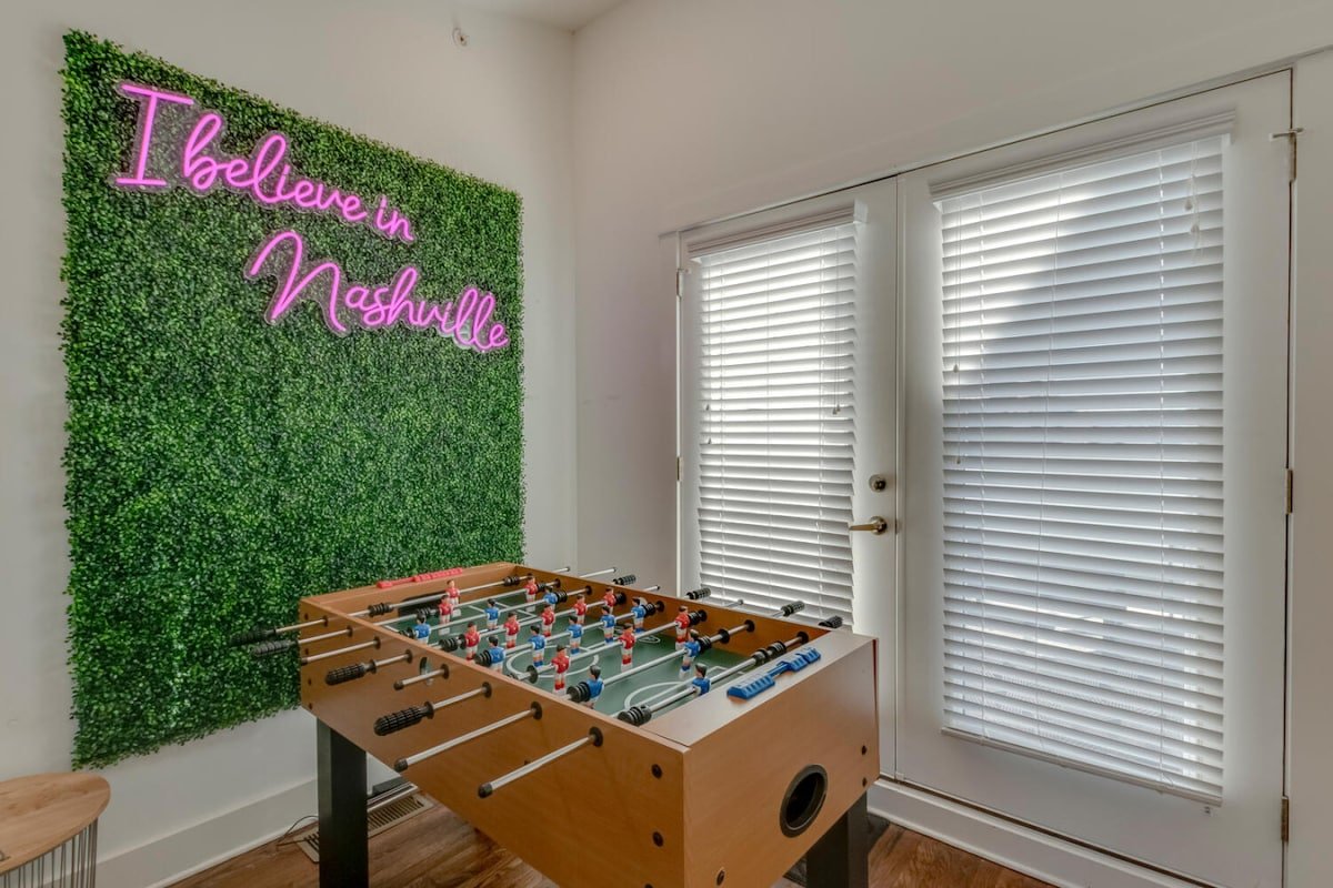 Hillsboro Escape | Rooftop Views | Sleeps 12 gallery image 4