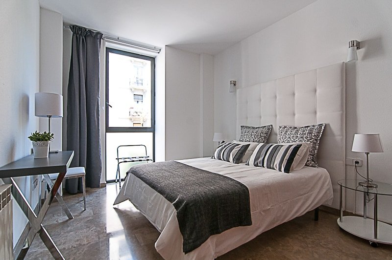 Sleeps 20 off Paseo de Gracia gallery image 2