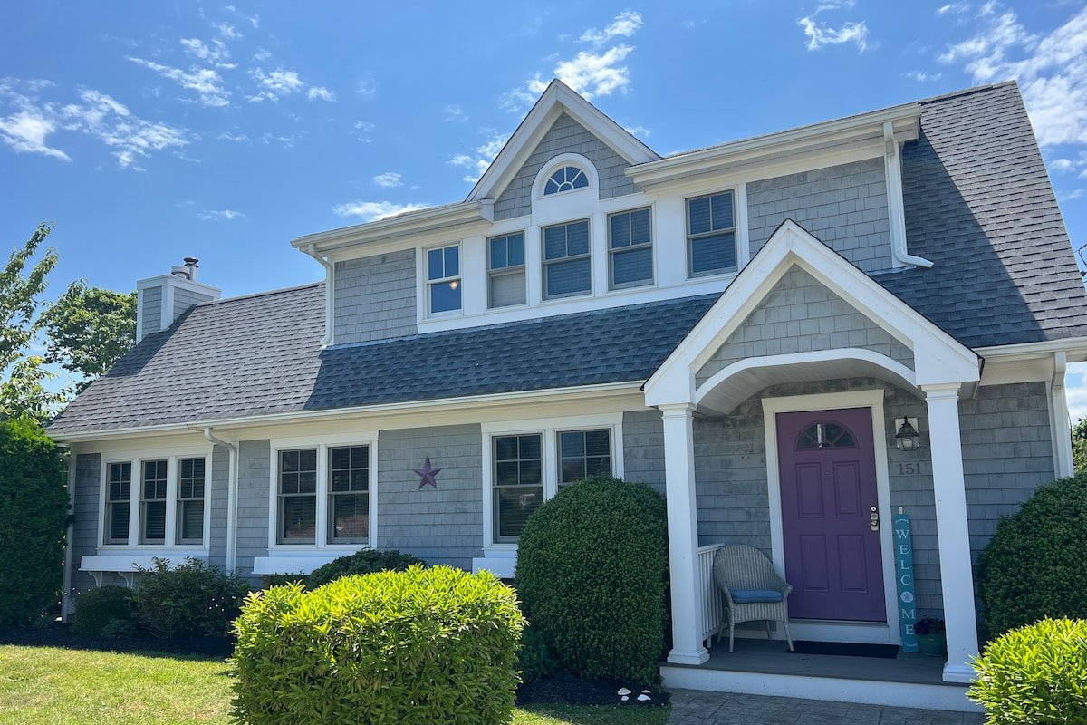 The Sea Loft. Walk to private beach + kayaks. gallery image 2