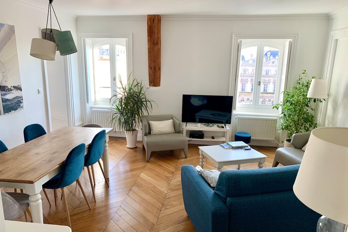 Vue Place des Terreaux gallery image 4