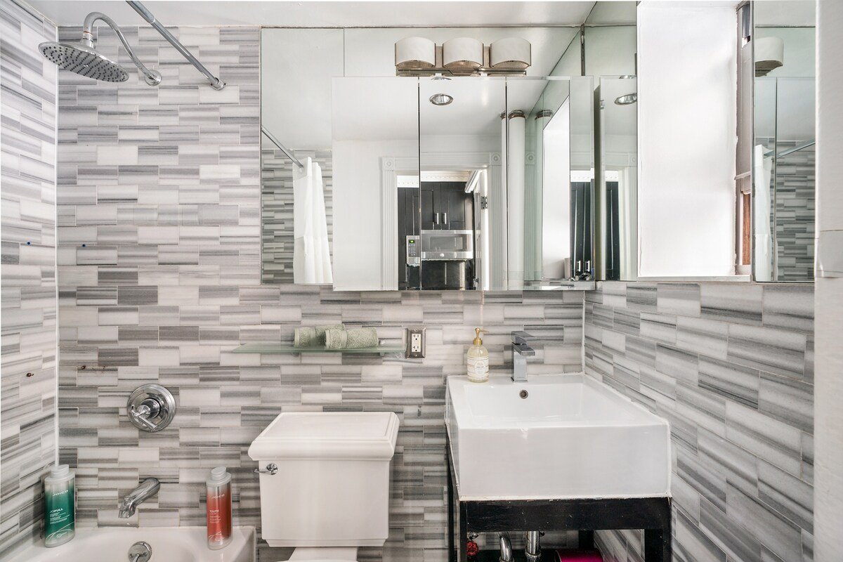 Charming 2-Bedroom little Italy gallery image 4