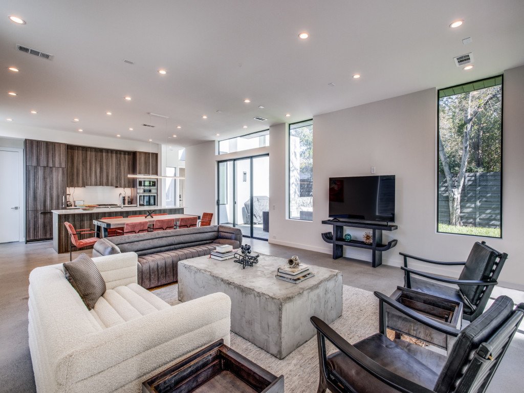 Modern Luxury Midway Hollow – Yard – Driem House