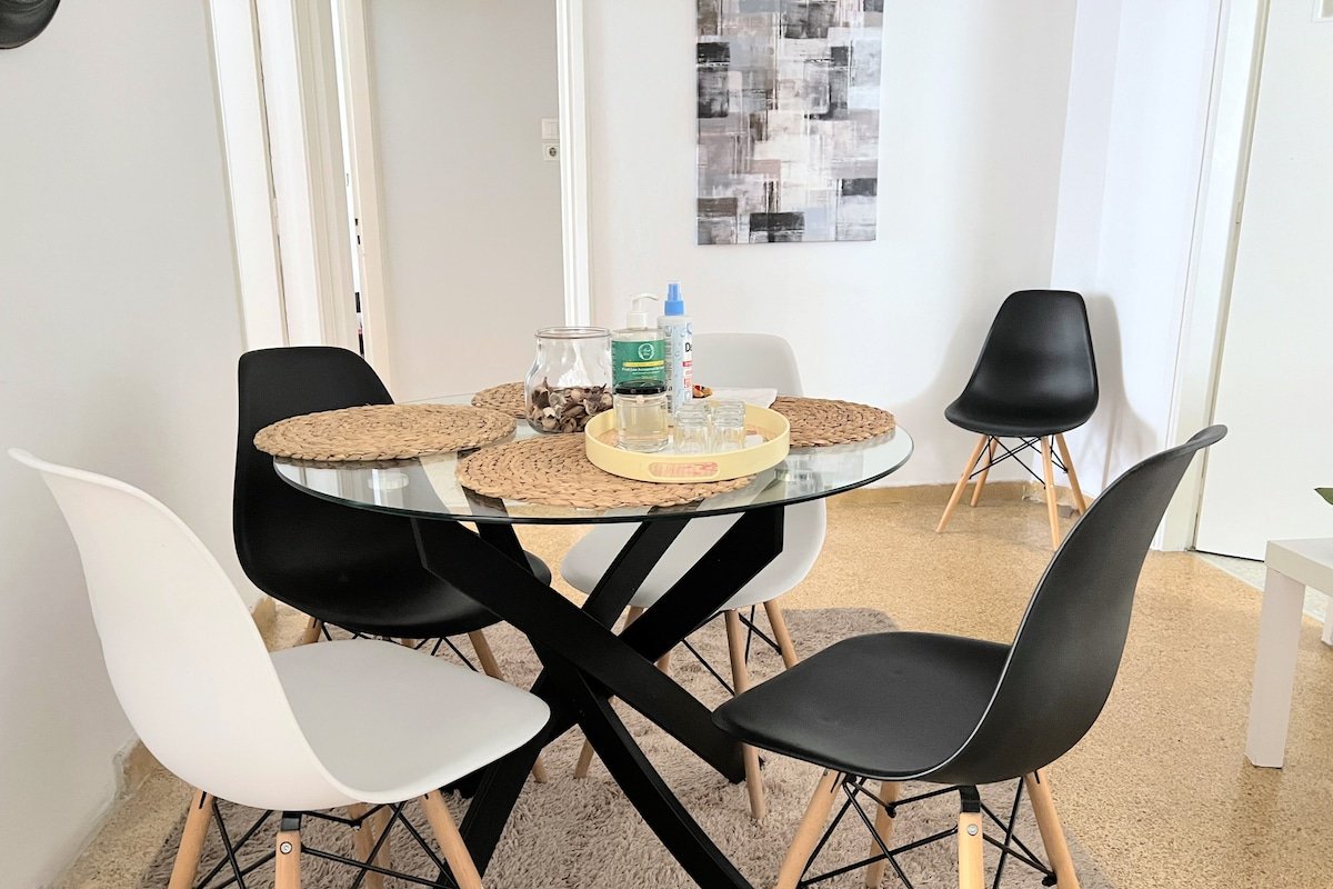 Exquisite 3BDR/2Bath apt in Acropolis &Netflix gallery image 5