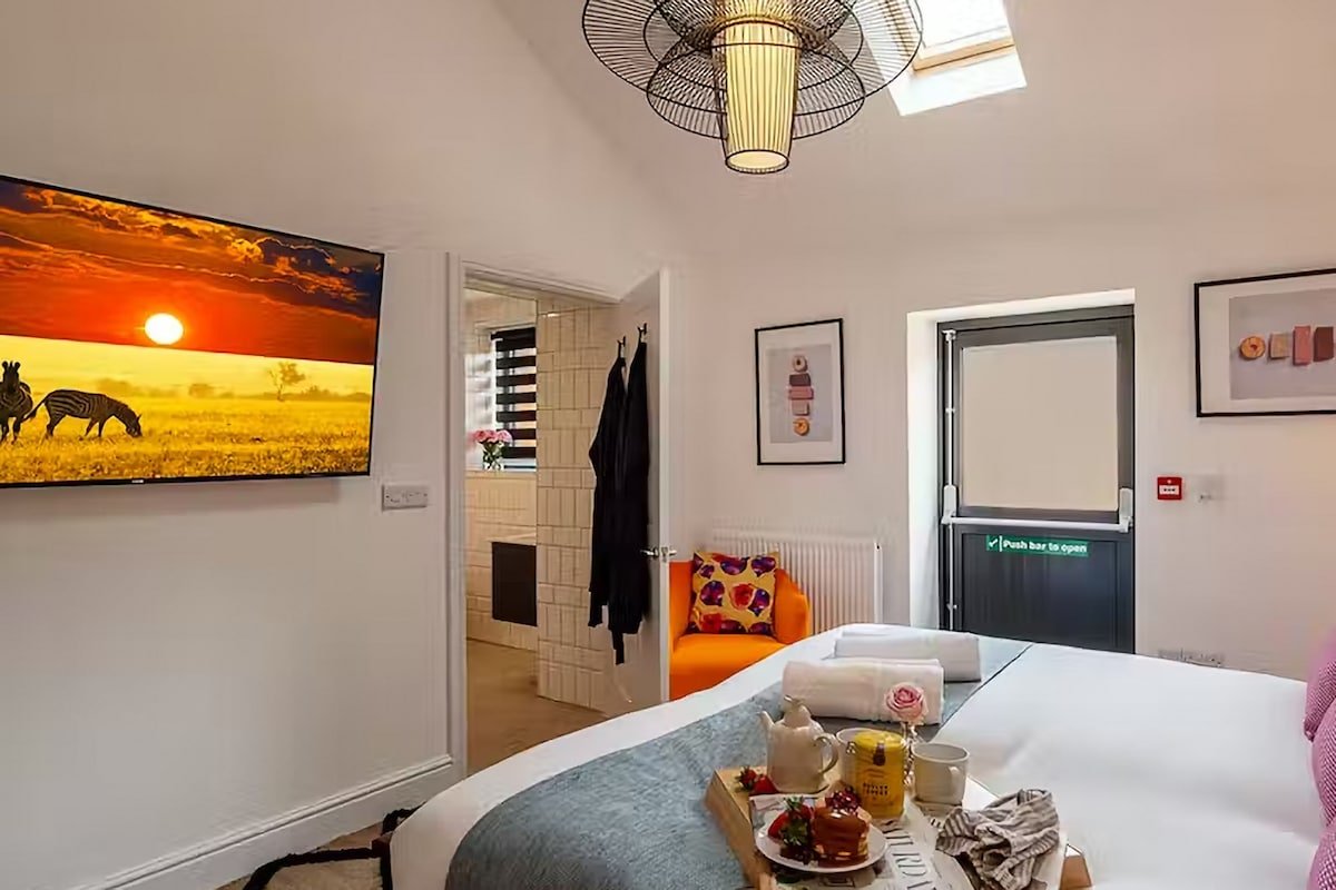 Pink Piglet Barn gallery image 2