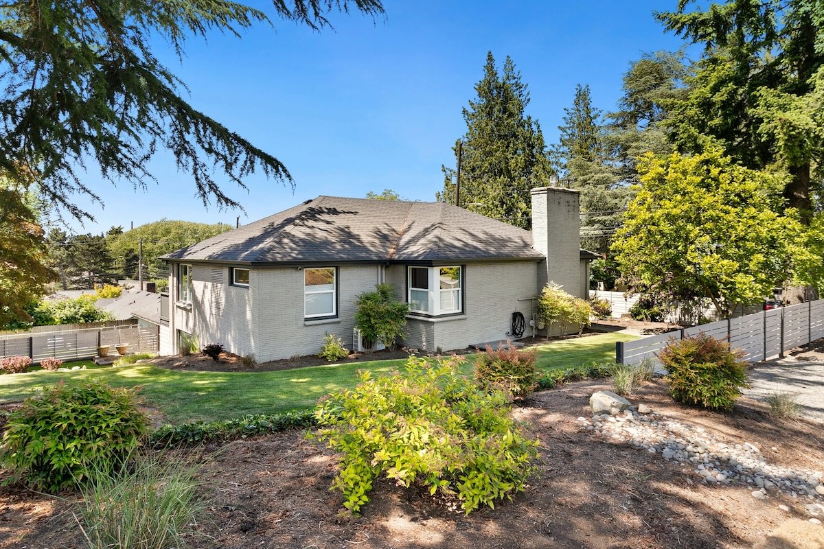 Maple Leaf Launchpad – Blocks from light rail gallery image 4